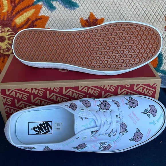 Vans Authentic
(Thank You Floral) True White 
VNOA2Z5119L

MEN’s sneakers - Picture 4 of 16